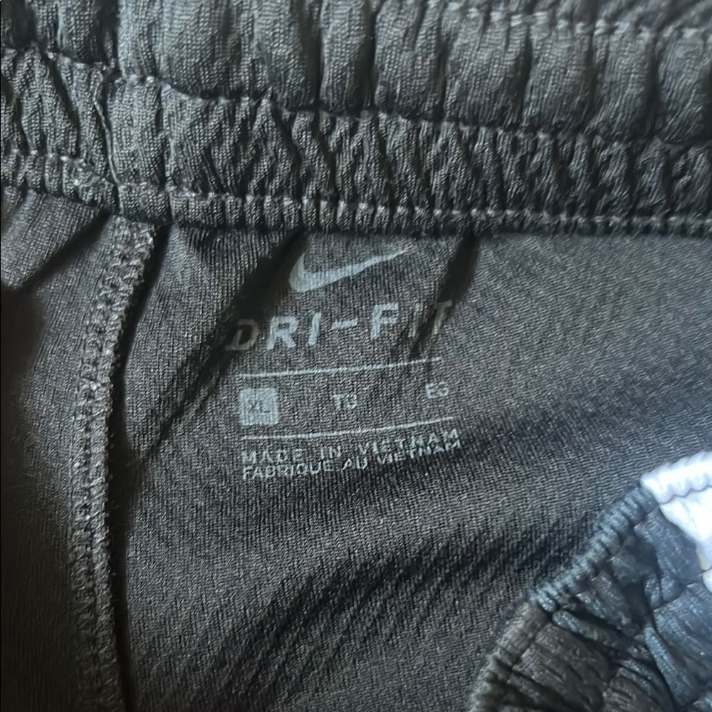 Nike Black and White Performance Shorts - Picture 2 of 2